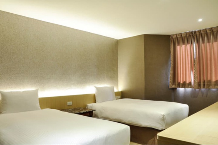 Room 14 of 50