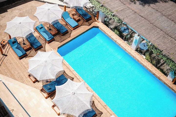 Pool 206 of 297
