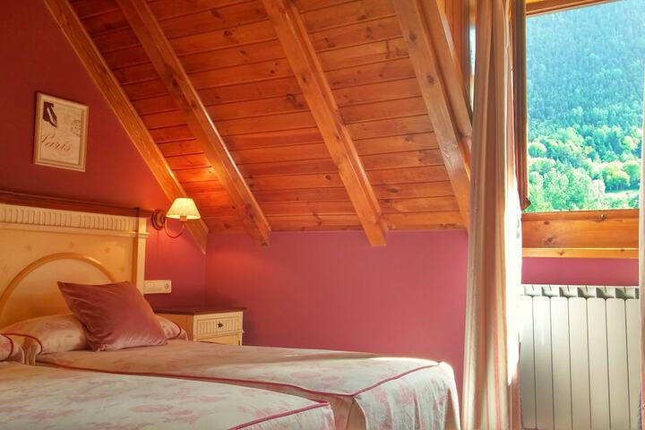 Room 4 of 13