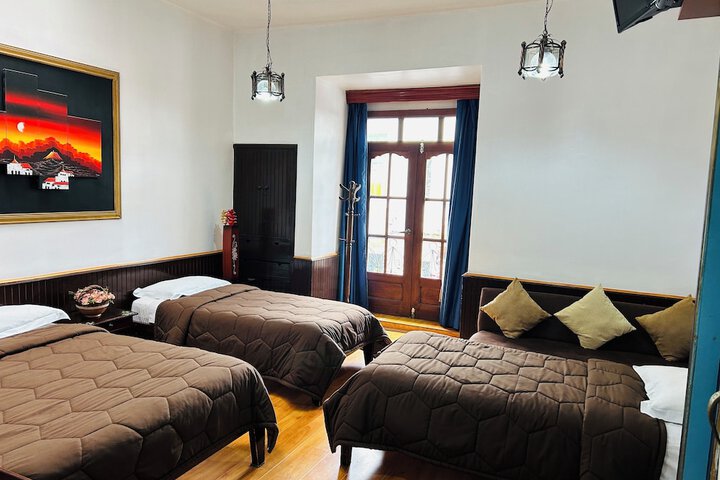 Room 10 of 34