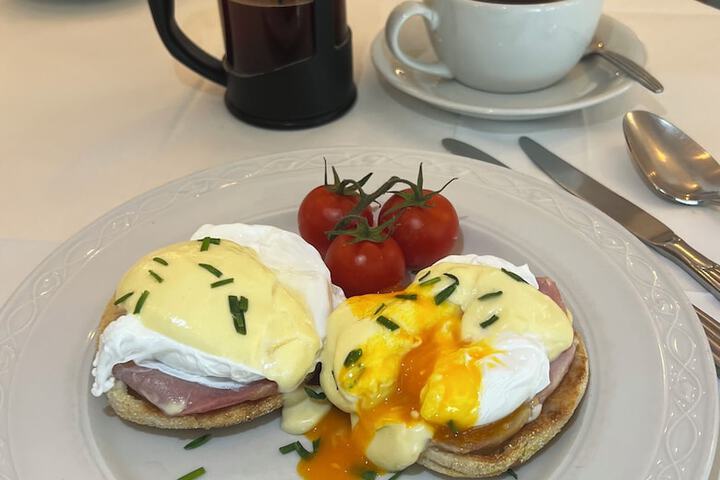 Breakfast/Coffee Service 100 of 122