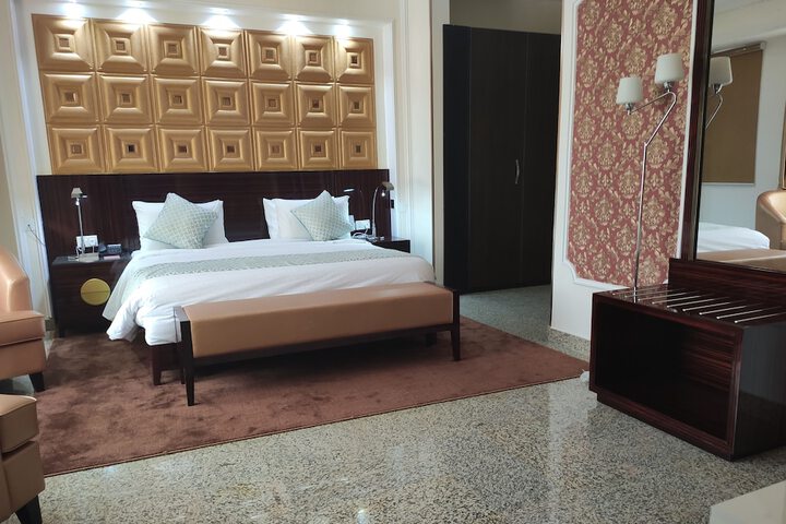Room 11 of 23