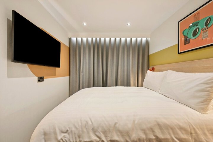 Room 10 of 47