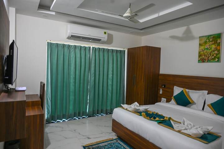 Room 6 of 26