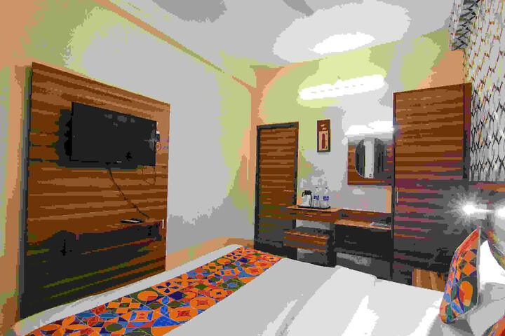 Room 28 of 38