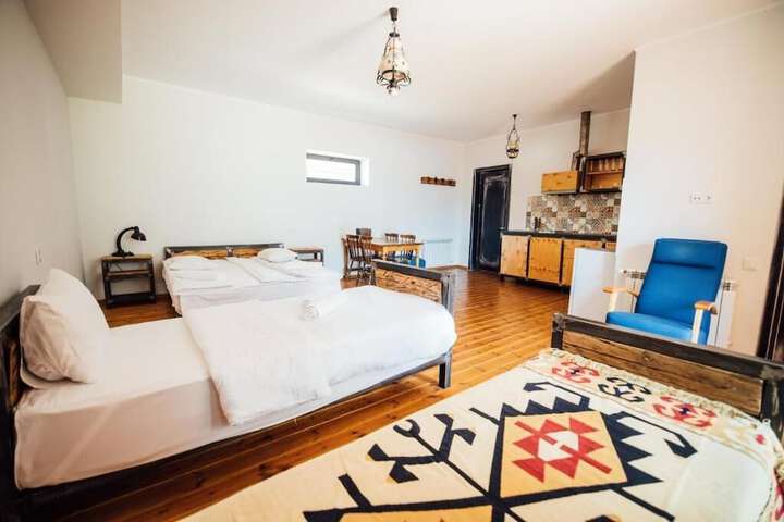 Room 4 of 26