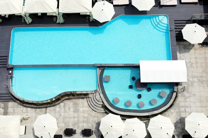 Hotel Pool