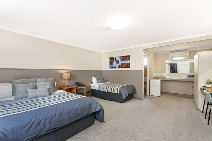 Room 13 of 30