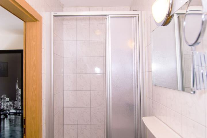 Room 41 of 65