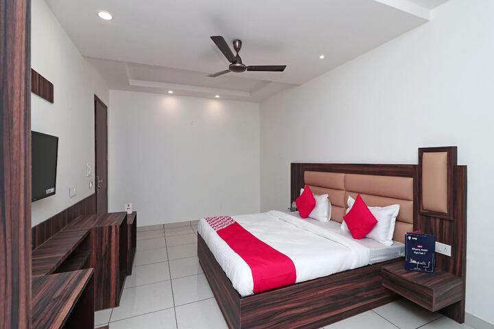 Room 3 of 5