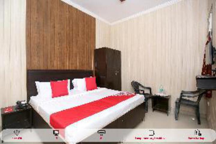Room 2 of 5