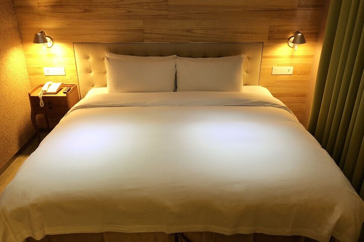 Room 44 of 105
