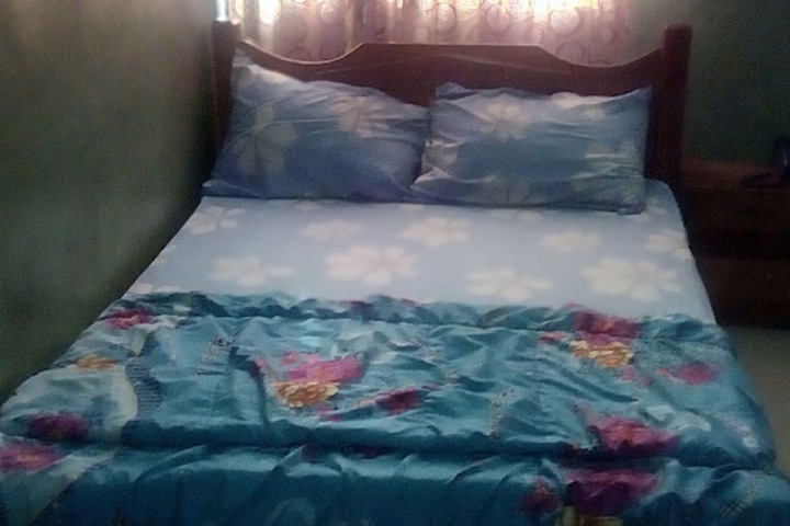 Room 7 of 9