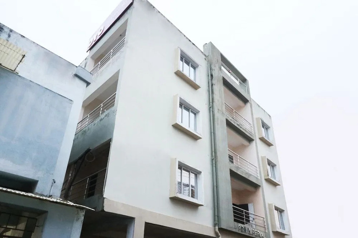 OYO 43835 Imperial Stays