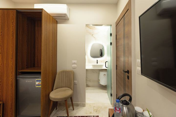 Room 52 of 74