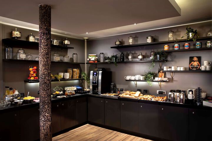 Breakfast/Coffee Service 70 of 90