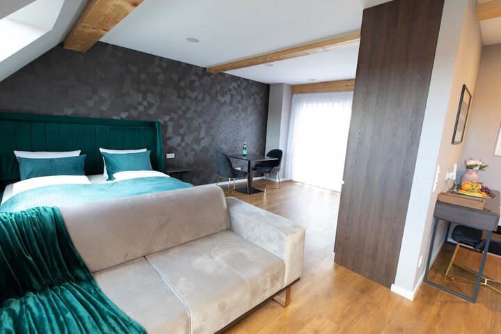 Room 10 of 29