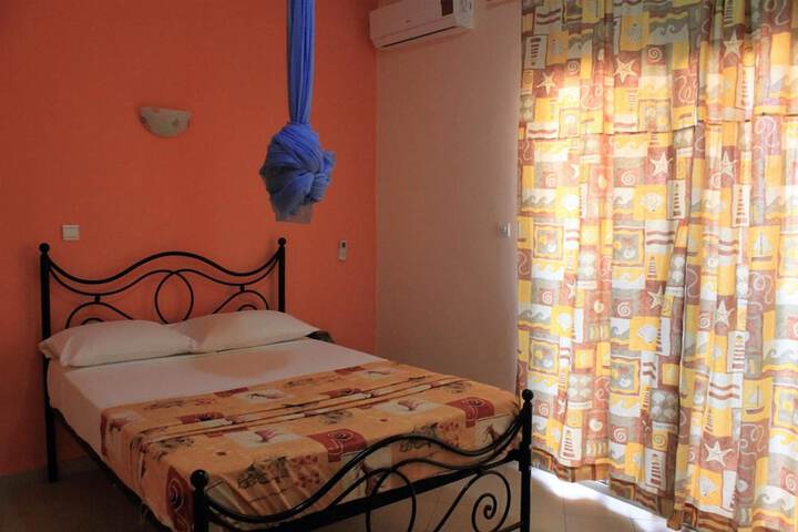 Room 9 of 49