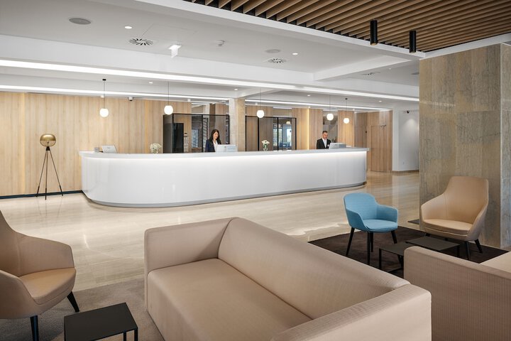 Entrance & Lobby