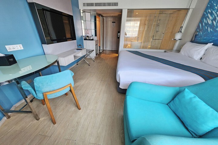 Room 63 of 109
