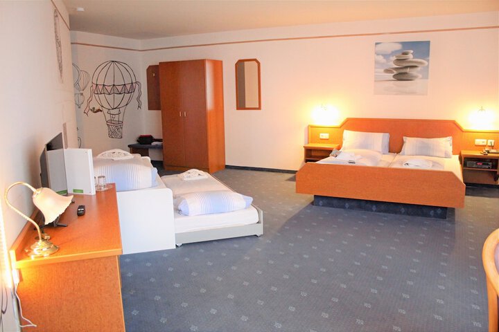 Room 19 of 36