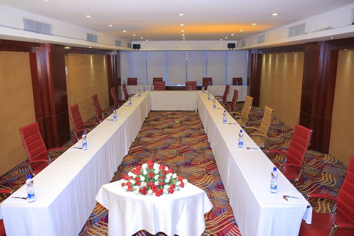 Ballroom/Hall 107 of 116