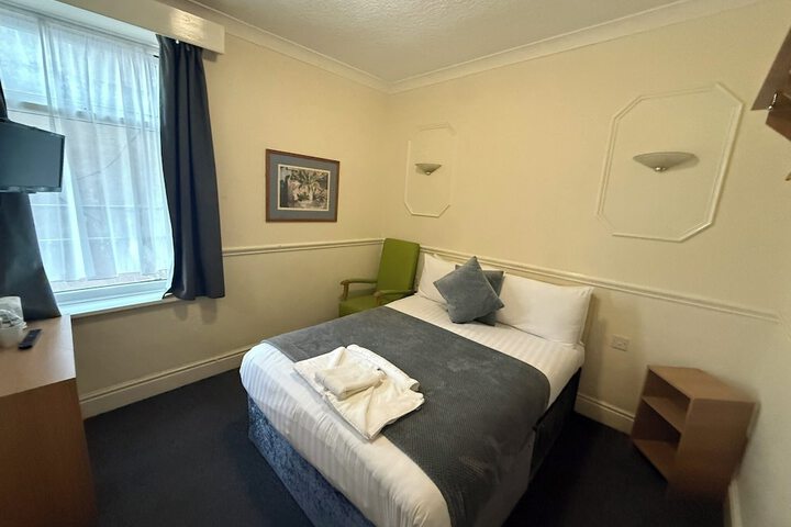 Room 51 of 126