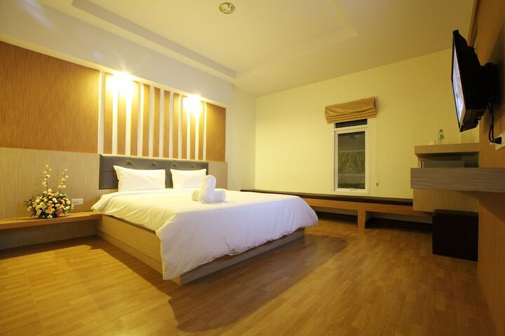 Room 4 of 15