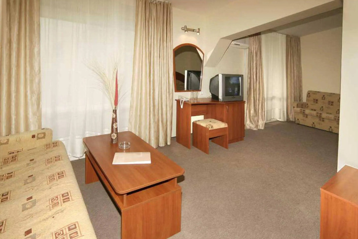 Photo 5
