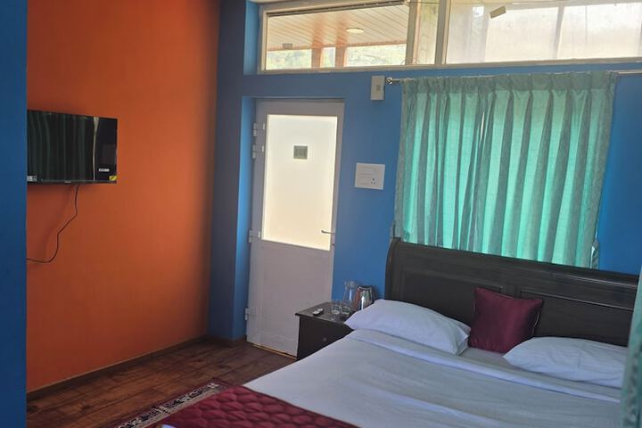 Room 9 of 29