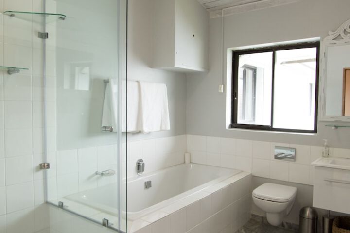 Room 8 of 11