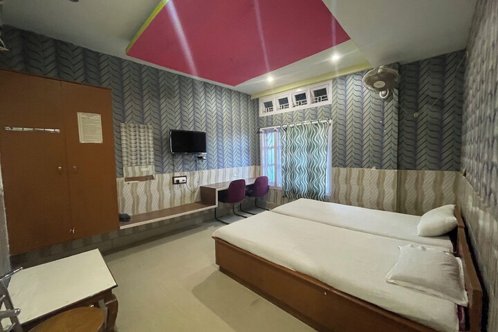 Room 16 of 43