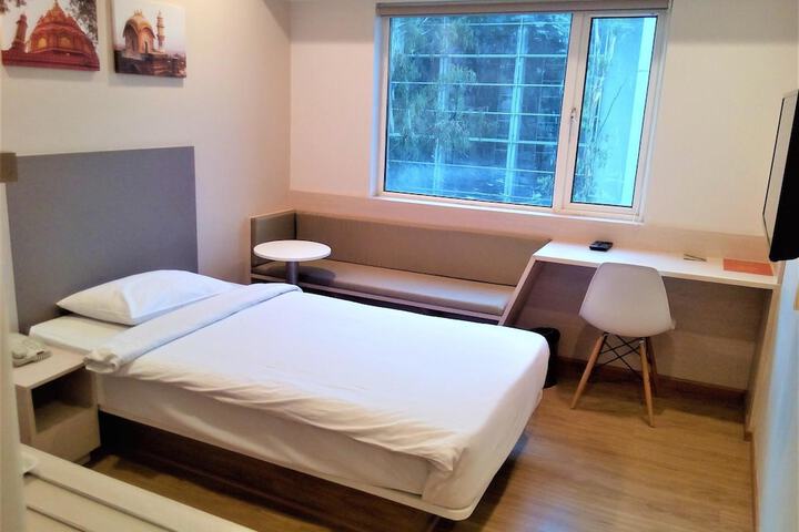 Room 31 of 62
