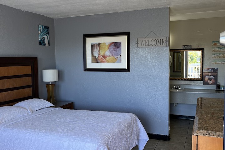 Room 15 of 34