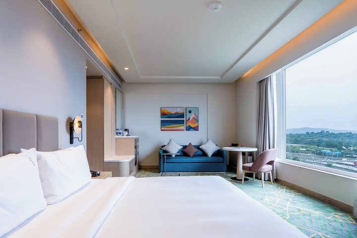 Room 33 of 95