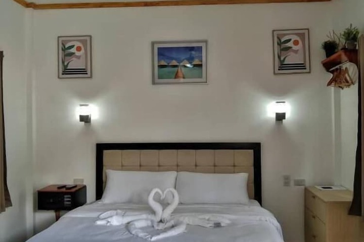 Room 6 of 30