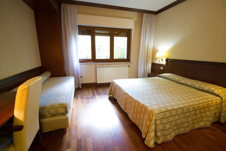 Room 6 of 62