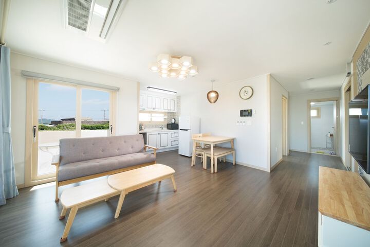 Room 5 of 20