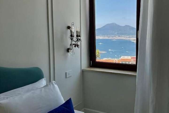 Room 35 of 66