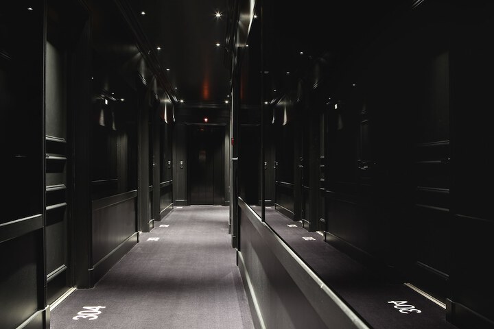 Ballroom/Hall 54 of 60