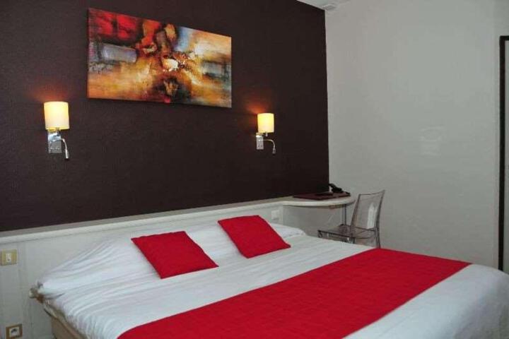 Room 4 of 36