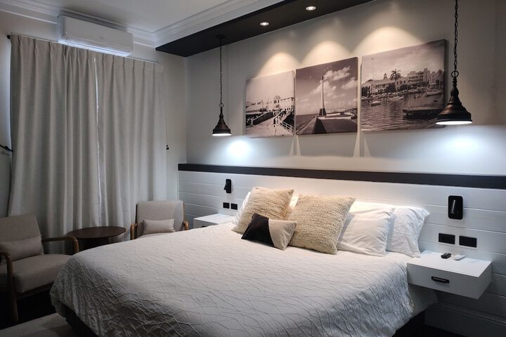 Room 35 of 98