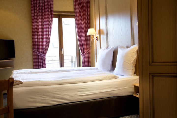 Room 12 of 52