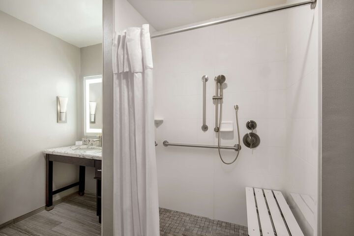 Room 9 of 30