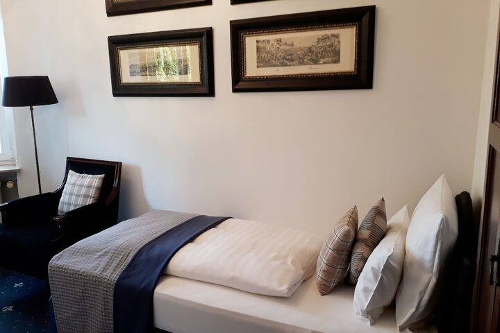 Room 25 of 57