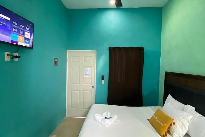 Room 2 of 33