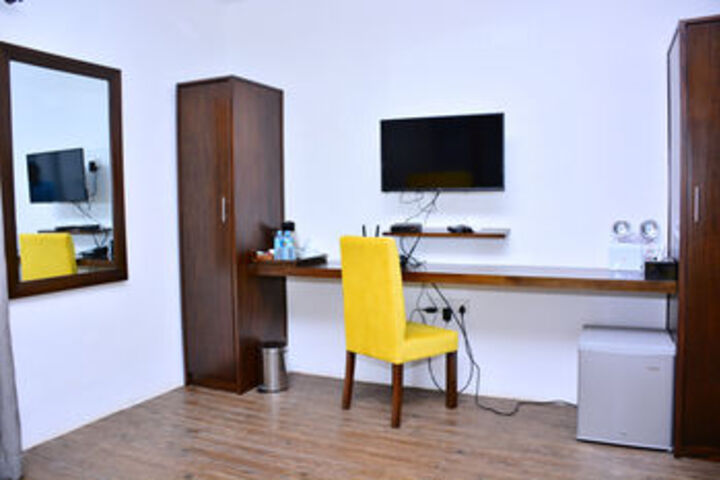 Room 10 of 20
