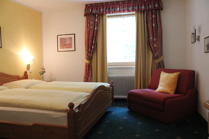 Room 3 of 6