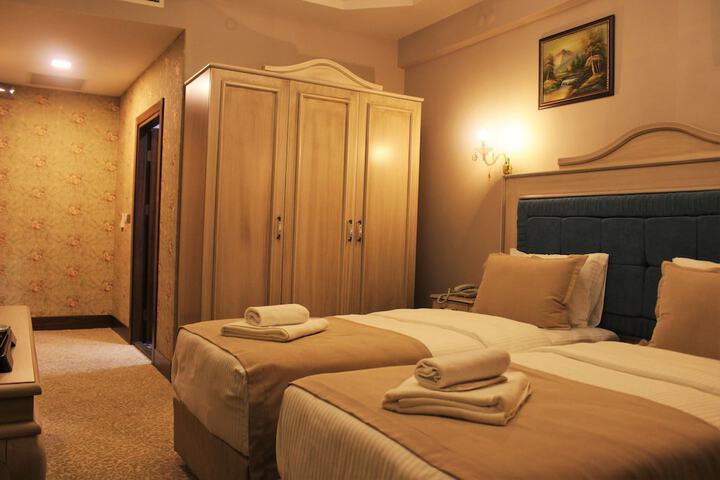 Room 12 of 45