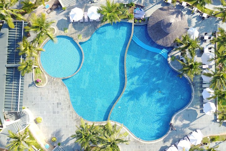 Pool 54 of 108